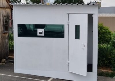 transportable, bulletproof guard huts