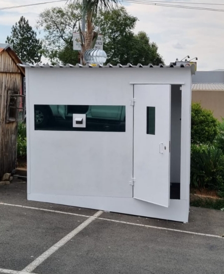 transportable, bulletproof guard huts